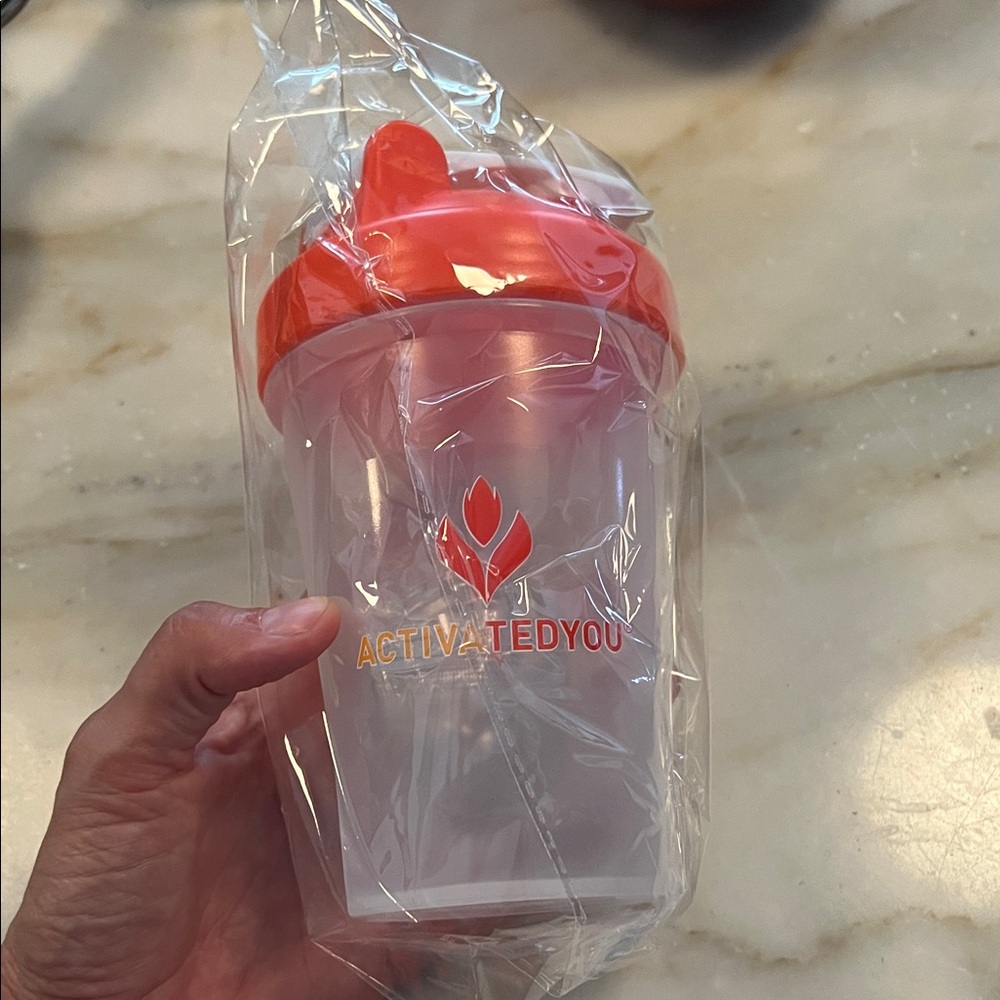 BRAND NEW in ORIGINAL PACKAGING SHAKER